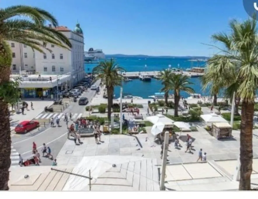 Bright And Colourful Apartment Luce -Sandy Beach Split